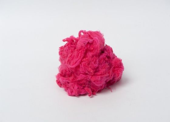 2.5Dtex 51mm Rode Maagdelijke de Polyesterstapelvezel ISO9001 van de Polyester Grondstof