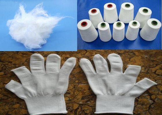 Heldere Ruwe Witte 1.5dtex×38mm Polyester Grondstof voor het Maken van Handschoengaren