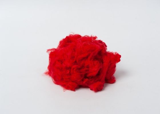 Rode Gerecycleerde Geverfte Polyester 25mm van 1.5D Verdovend middel 100%-Polyesterspaander